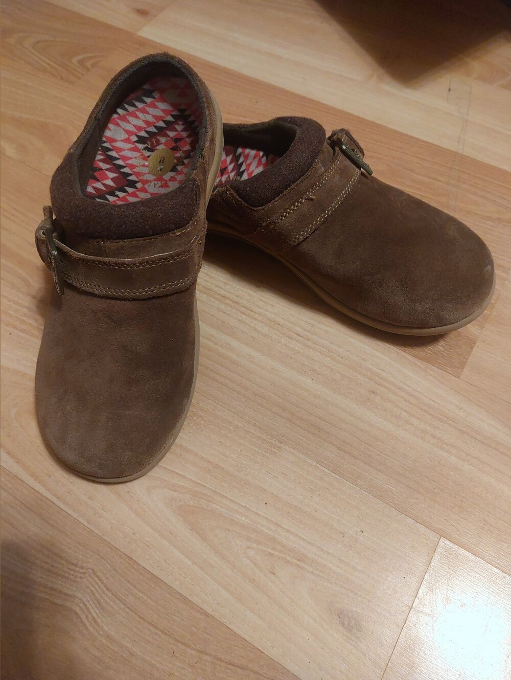 Revitalign Orthotic Suede Buckle Clogs - Ashley Desert